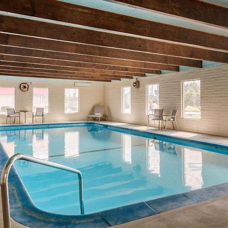 Rodeway Inn & Suites Ontario Buitenkant foto